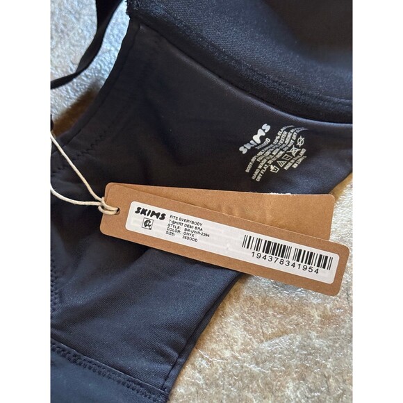 Skims Fits Everybody T-shirt Demi Bra Size 36DDDD Onyx - Picture 7 of 7